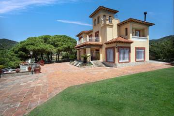Villa for 12 People in Alella, Maresme, Photo 1