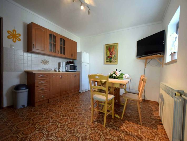 Ganze Ferienwohnung, Ferienwohnung mit Gartenterrasse und Grill in Vantacici, Krk
