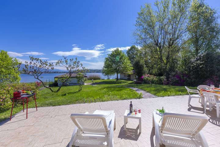 Villa per 6 persone, con Terrazza e Vista lago a Comune di Angera