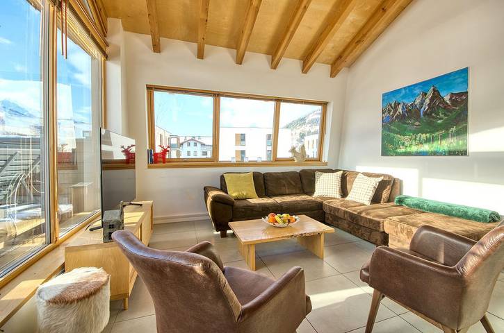 Ganze Wohnung, Modernes Appartement, neben dem Golfplatz mit toller Aussicht, 900m zum Skilift in Zell am See, Pinzgau