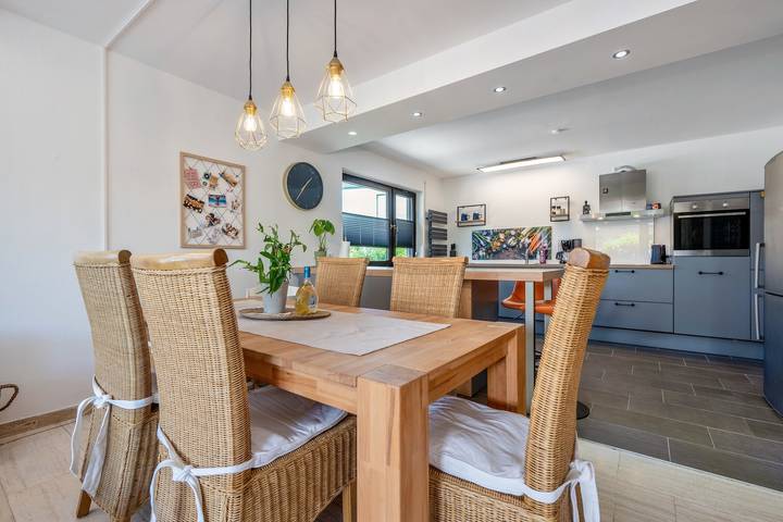 Ganze Wohnung, Landhaus Gisela 2.0 - Fewo 1, 3 Schlafzimmer, Terrasse mit Garten, neu renoviert, modern, zentral in Bad Liebenzell, Nordschwarzwald