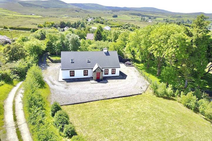 Gîte pour 7 personnes, avec jardin et terrasse, animaux acceptés