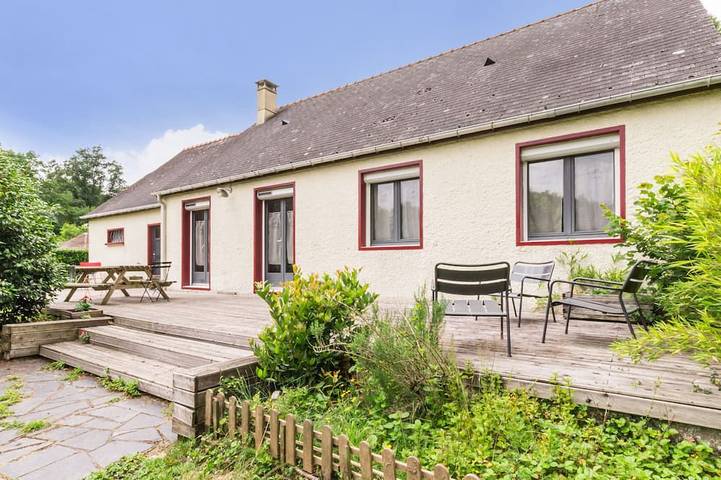 Gîte pour 8 personnes, avec jardin, animaux acceptés à Malville