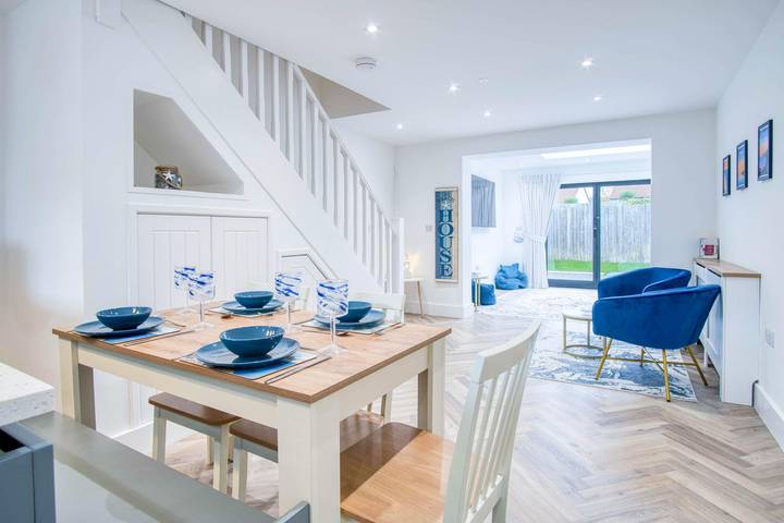 Vacation rental for 4 people, with terrace and yard in Mumbles