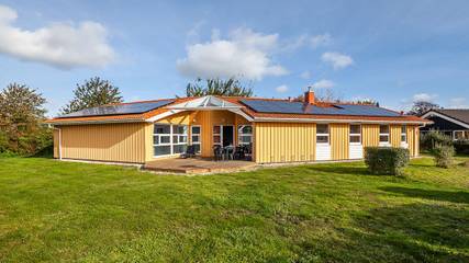 Ferienhaus für 10 Personen, mit Whirlpool und Garten sowie Sauna, mit Haustier in Grömitz