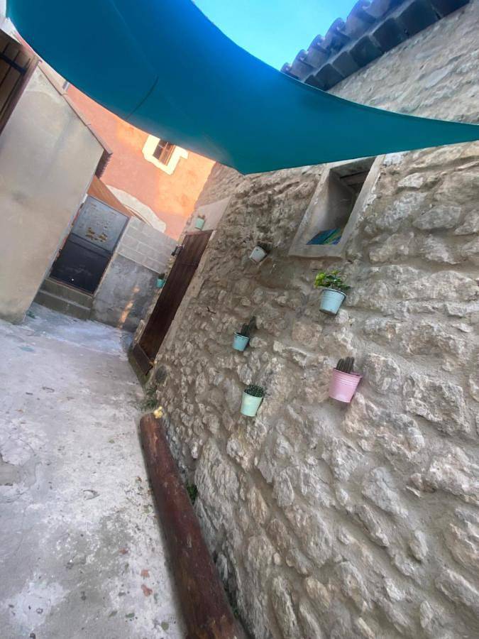 Double Room in Mallemort, Région d'Arles