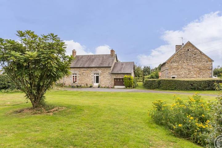 Gîte pour 3 personnes, avec jardin à Hauteville-la-Guichard