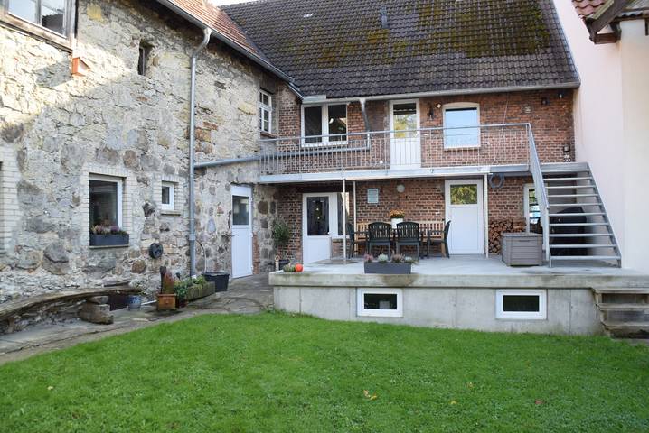 Geheel appartement, Appartement 'Ferienwohnung' met gedeeld terras, gedeelde tuin en Wi-Fi in Lichtenau, Kreis Paderborn