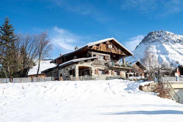 Appartement entier, Appartement 'Balcon' avec vue sur la montagne in Col du Mollard, Albiez-Montrond