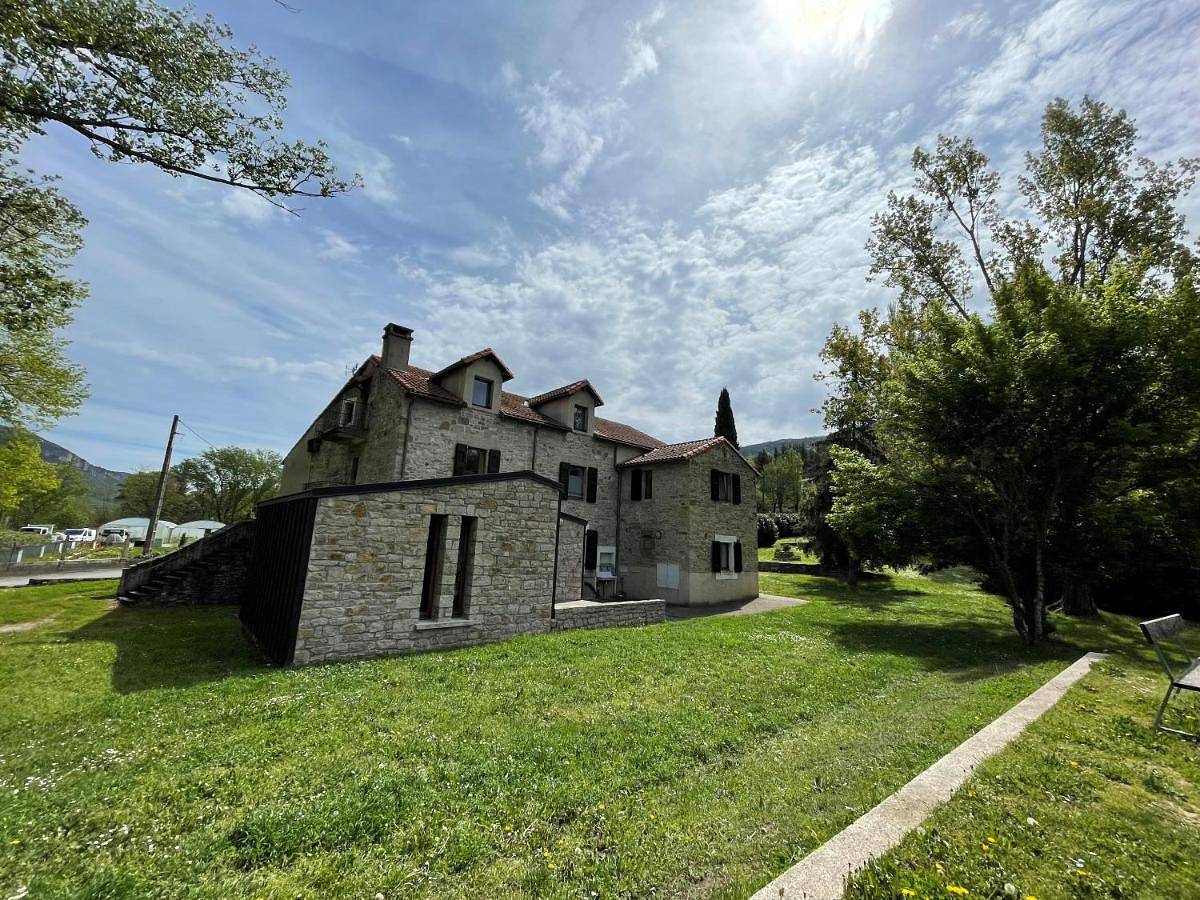 Auberge de jeunesse Hi Millau La Maladrerie in Millau, Parc naturel régional des Grands Causses