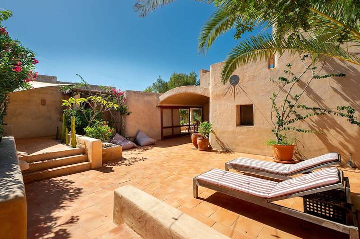 Villa pour 8 personnes, avec jardin et balcon dans Formentera