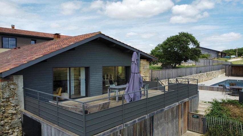 Bungalow pour 6 personnes, avec Balcon et Terrasse ainsi que Piscine et Vue dans le Gers - 4