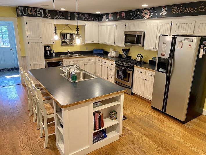 Vacation rental for 10 people, with yard in Nantucket Island