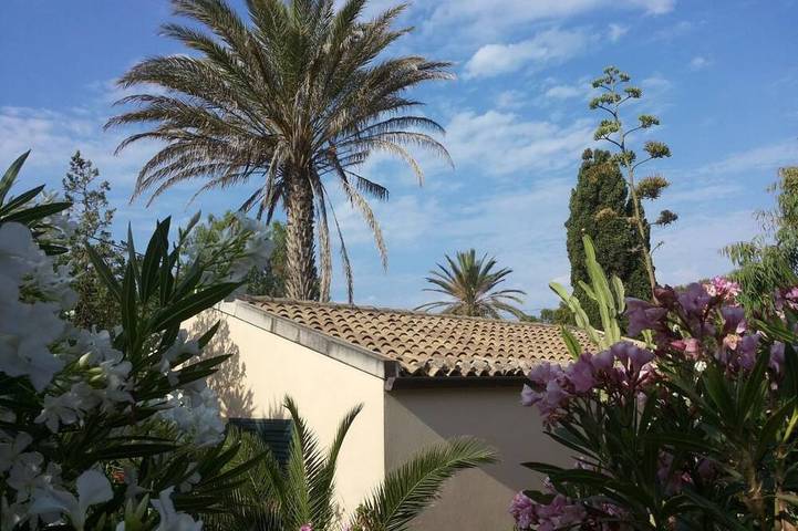 Schöner zentraler Bungalow direkt am Sandstrand auf Sizilien in Marina di Modica, Modica