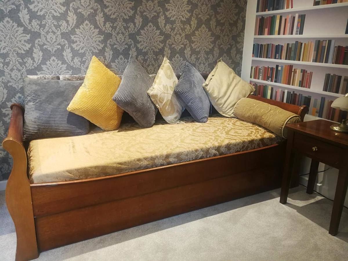 Double or Twin Room with Bathroom in Glastonbury, Somerset
