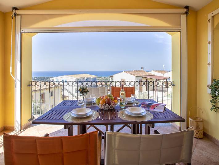 Casa vacanza per 4 persone, con Terrazza e Giardino nonché Panorama a Badesi