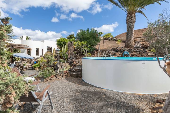 Ferienhaus Casa Cueva mit Bergblick, Pool, WLAN und Terrasse in Guatiza, Teguise