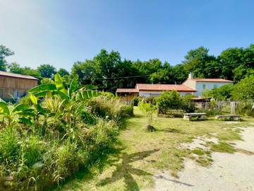 Gîte pour 12 personnes, avec piscine et jardin, animaux acceptés à Vensac