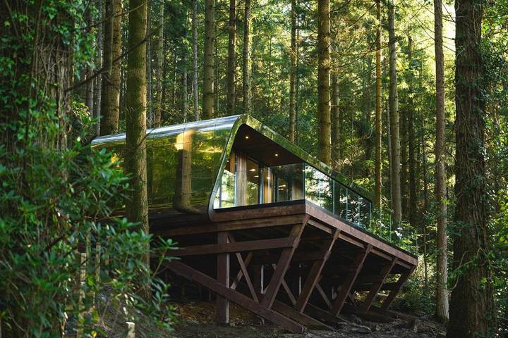 Lodge for 5 people, with Balcony and Terrace as well as Hot tub and View in Betws-y-Coed