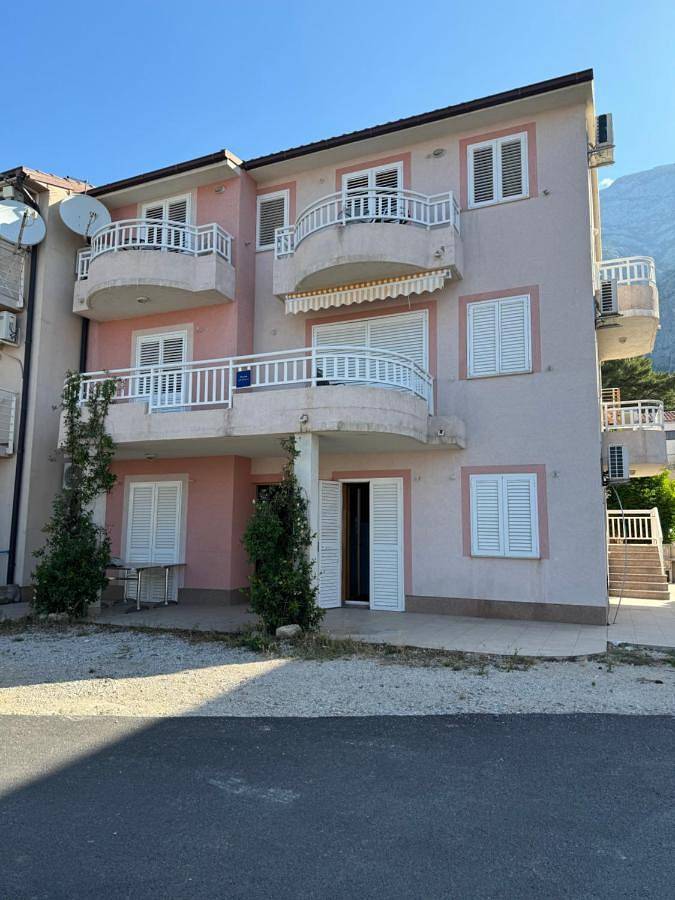 Maison d’hôte pour 4 personnes, avec Balcon et Terrasse ainsi que Jardin et Vue à Makarska