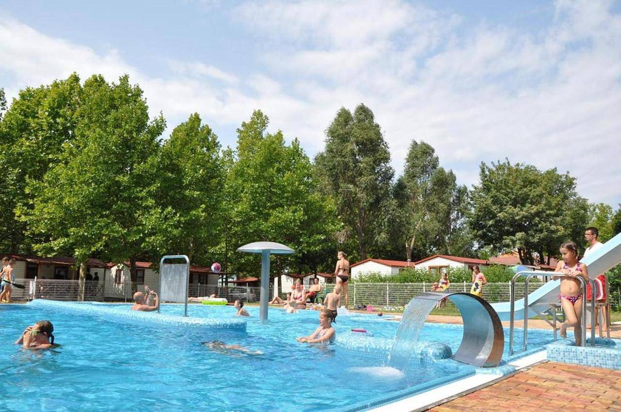 Sunvillage Camp- Mobilházak Alsóörsön in Paloznak, Balatonfüredi járás