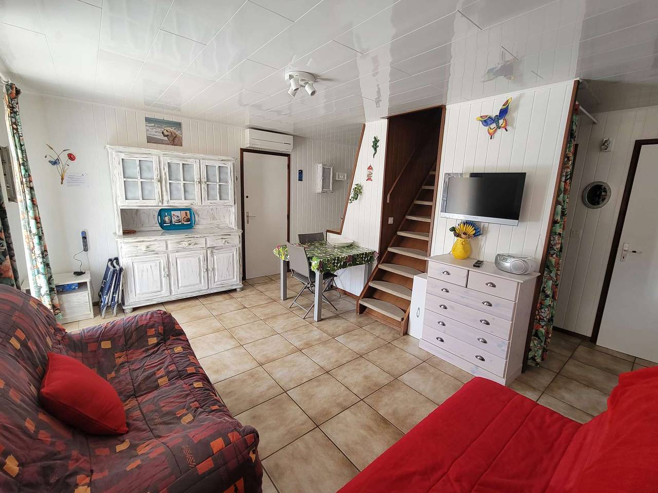 Apartamento vacacional entero, Nice corner villa located in Les Tamaris with Airco, 2 bedrooms, 4 people,Wifi, 500m from the beach of Portiragnes plage in Portiragnes Plage, Portiragnes