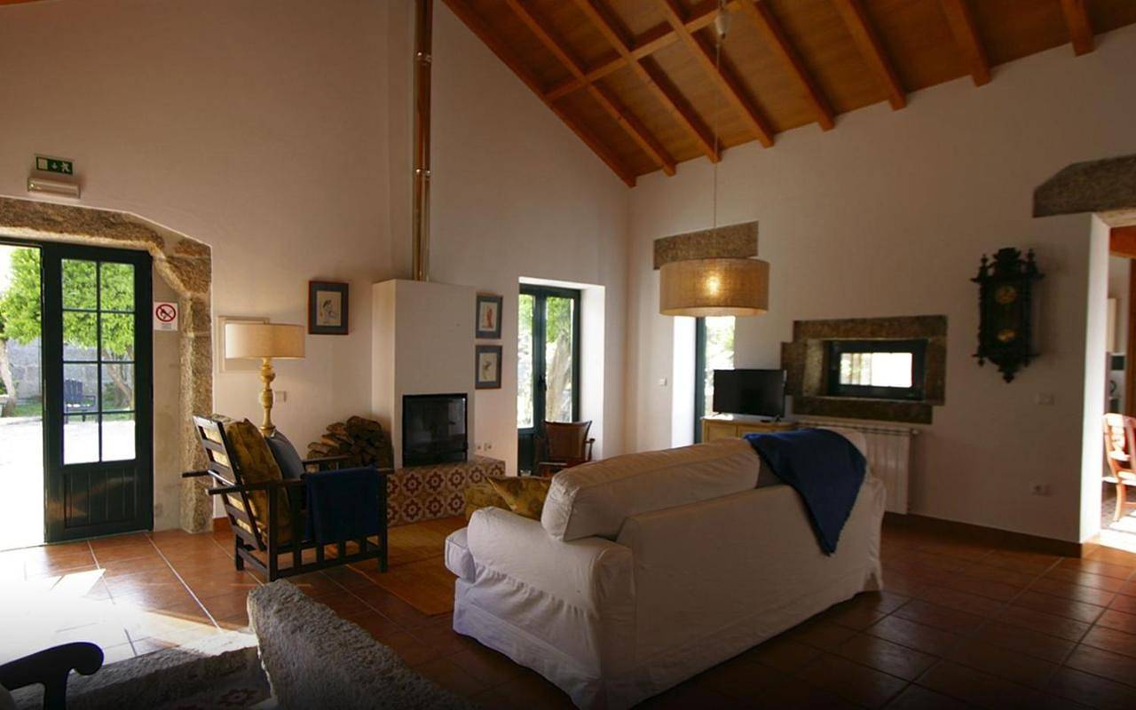 Two-Bedroom House in Moimenta da Serra e Vinhó, Serra da Estrela