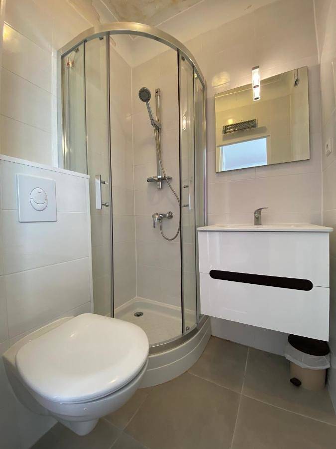 Hôtel pour 2 personnes, avec terrasse ainsi que vue et jardin à Amilly - 2