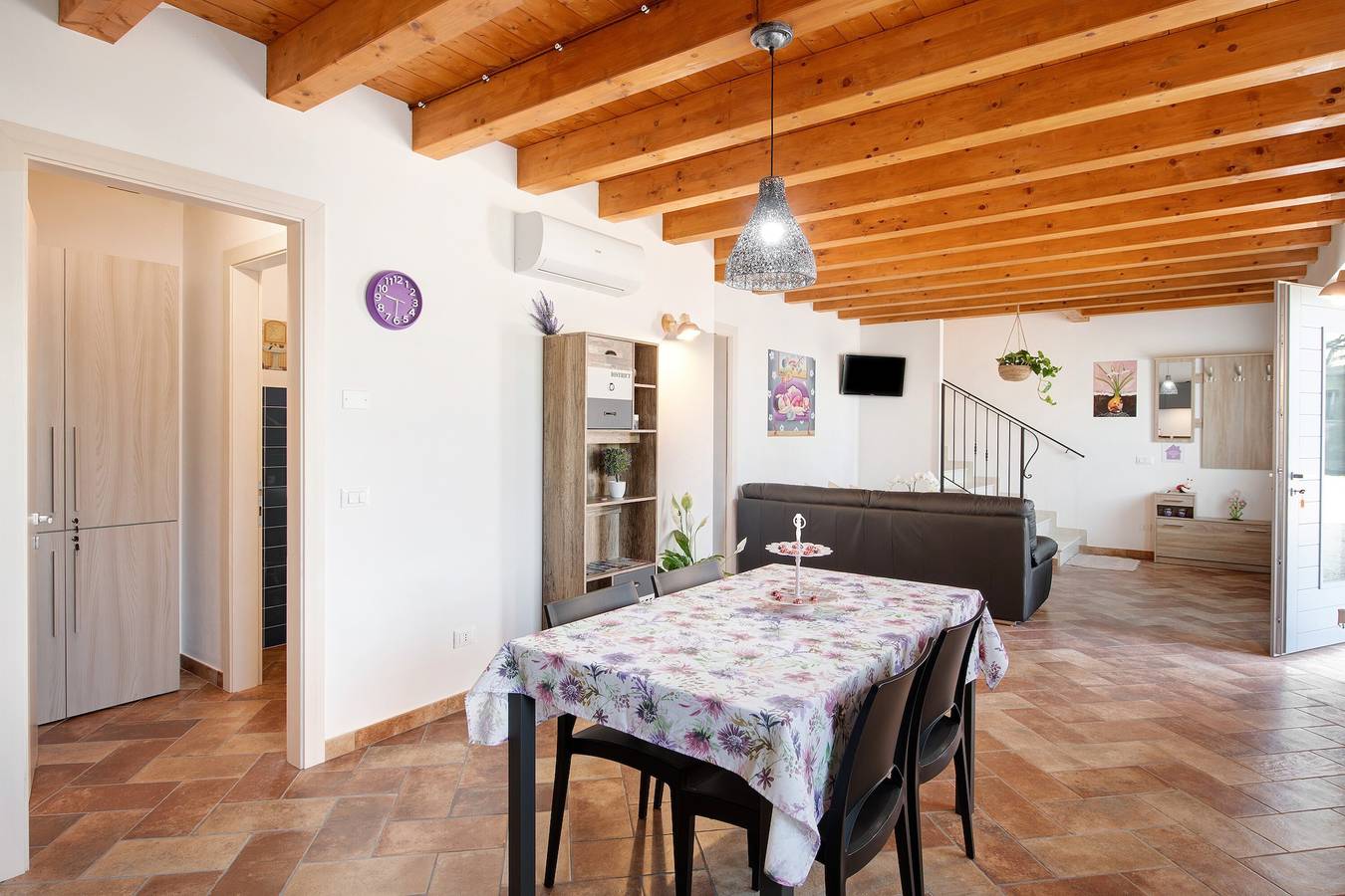 Appartamento intero, Appartamento per vacanze "Casale La Coccinella Lavanda" con giardino in comune e Wi-Fi in Caprino Veronese, Prealpi Gardesane