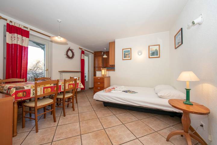 Gîte pour 4 personnes, avec balcon dans Office De Tourisme De La Vallee Blanche - 2