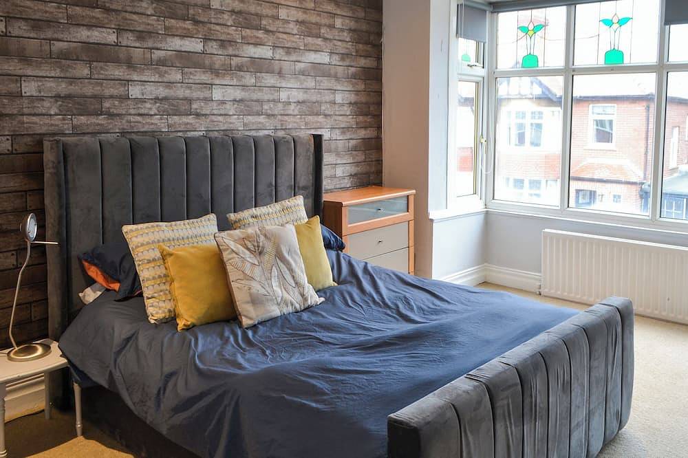 3 bedroom accommodation in Tynemouth in Tynemouth, North Tyneside