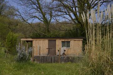 Location de vacances pour 2 personnes, avec terrasse et vue ainsi que jardin et vue sur le lac à Bugarach