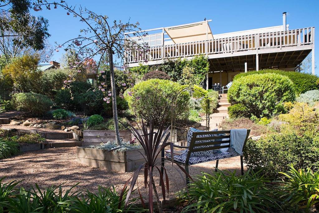 Ein gemütlicher, einladender Rückzugsort auf dem Land mit einem modernen Flair. in Daylesford, Hepburn Shire