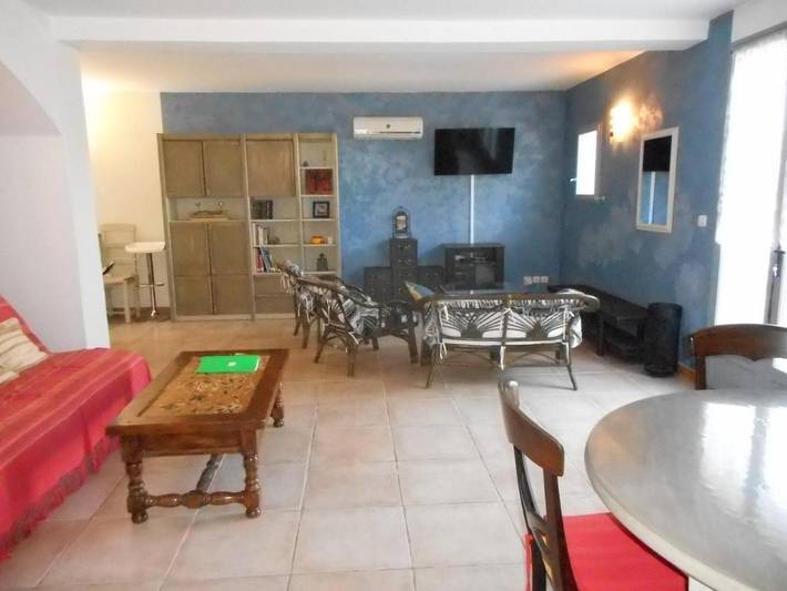 Appartement de vacances pour 6 personnes, avec piscine ainsi que vue et jardin
