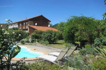 Gîte pour 3 personnes, avec jardin à Villeneuve-de-Rivière