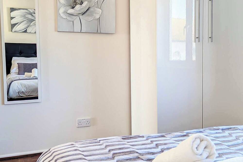 Entire apartment, Britannia Harbour View in Brighton Marina, Brighton