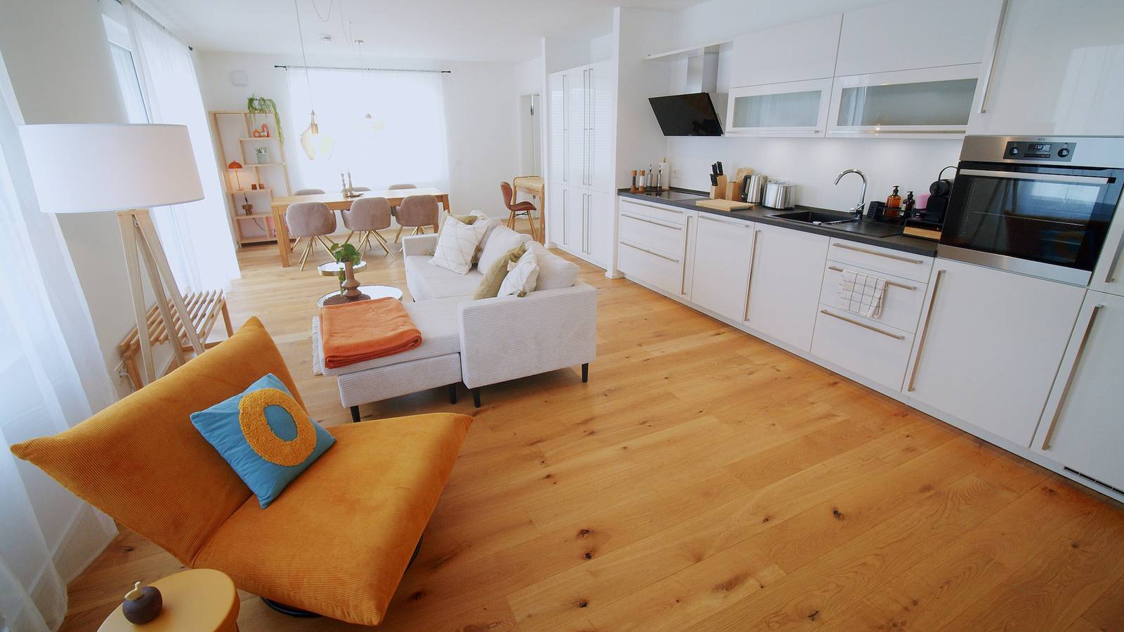 Ganze Wohnung, Apartment 'Boho Chic' mit Balkon und Wlan in Germering, Oberbayern