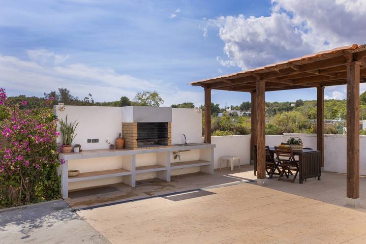 Casa de campo que admite mascotas " Finca Can Paci" con vistas a la montaña in Santa Eulària des Riu, Ibiza Este