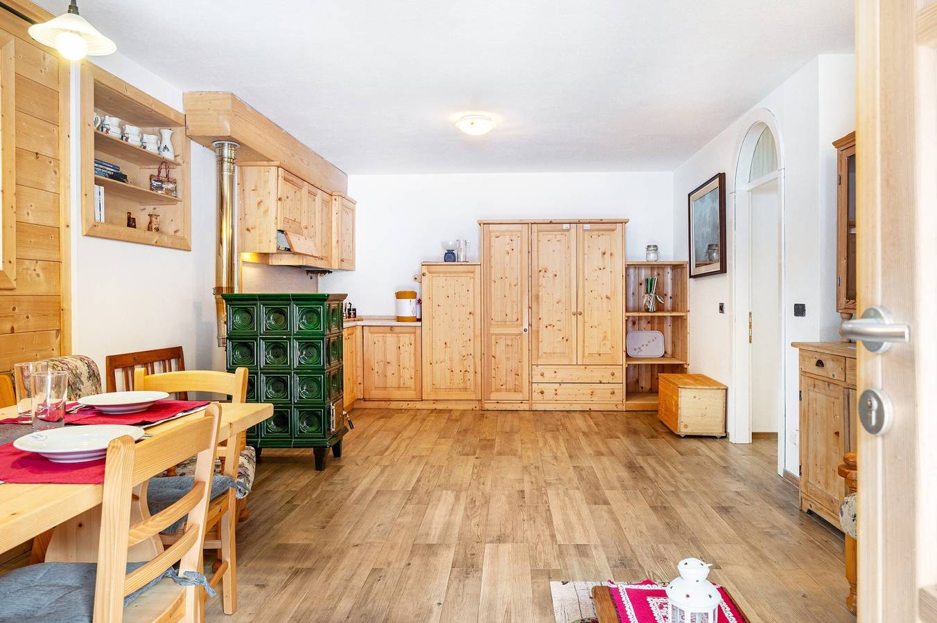 Apartamento entero, Chalet Panorama Rabbi con vistas a las montañas en Val di Rabbi in San Bernardo (Rabbi), Rabbi