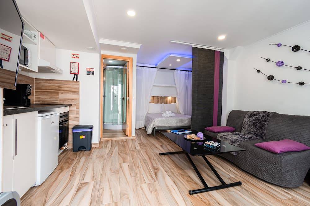 Ganze Wohnung, Das Purple Studio mit Gemeinschaftsterrasse liegt 200 m vom Strand Peniche entfernt in Peniche, Leiria District