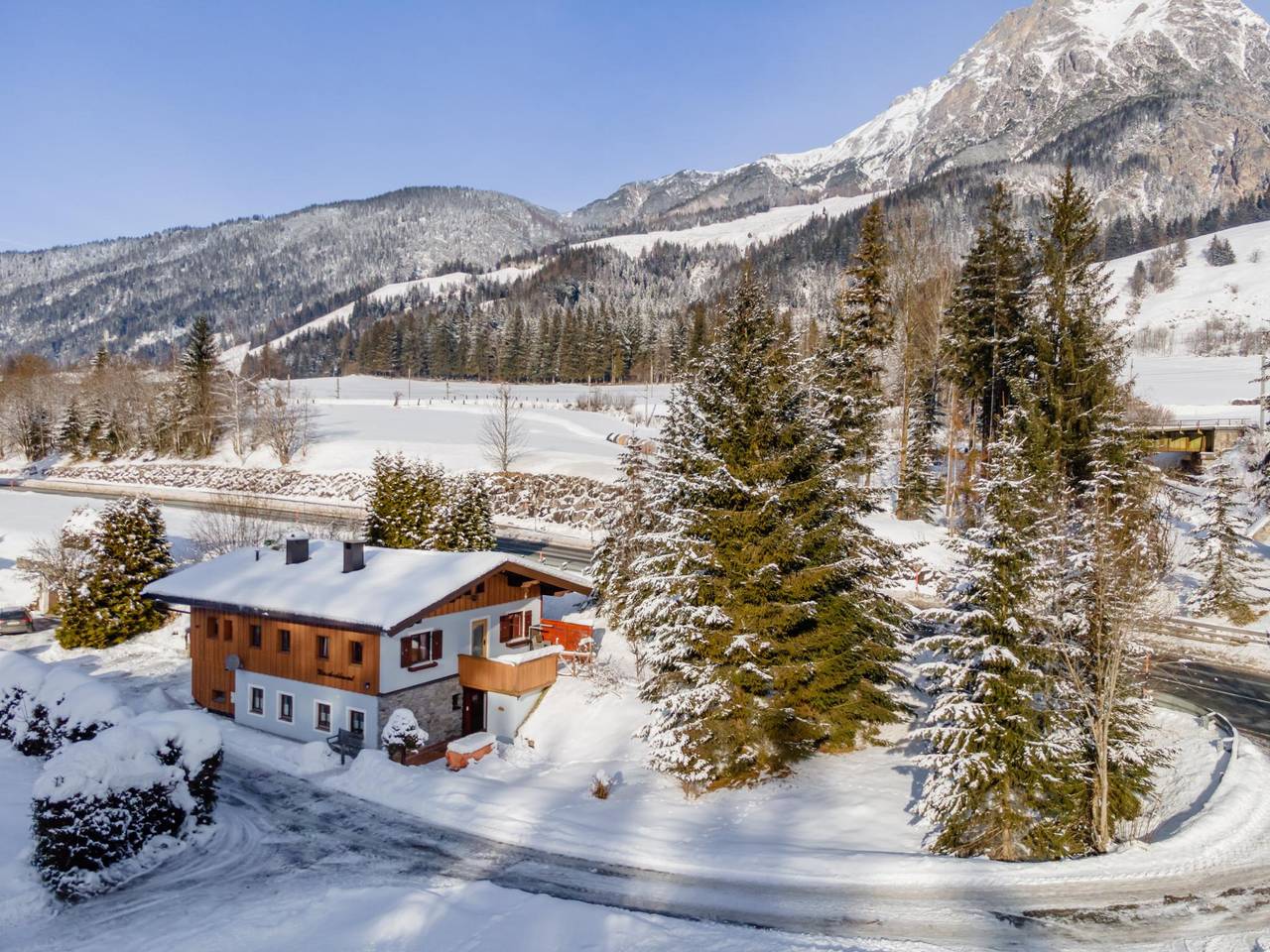 Sonnig gelegenes Ferienhaus im Skigebiet in Leogang, Saalbach-Hinterglemm