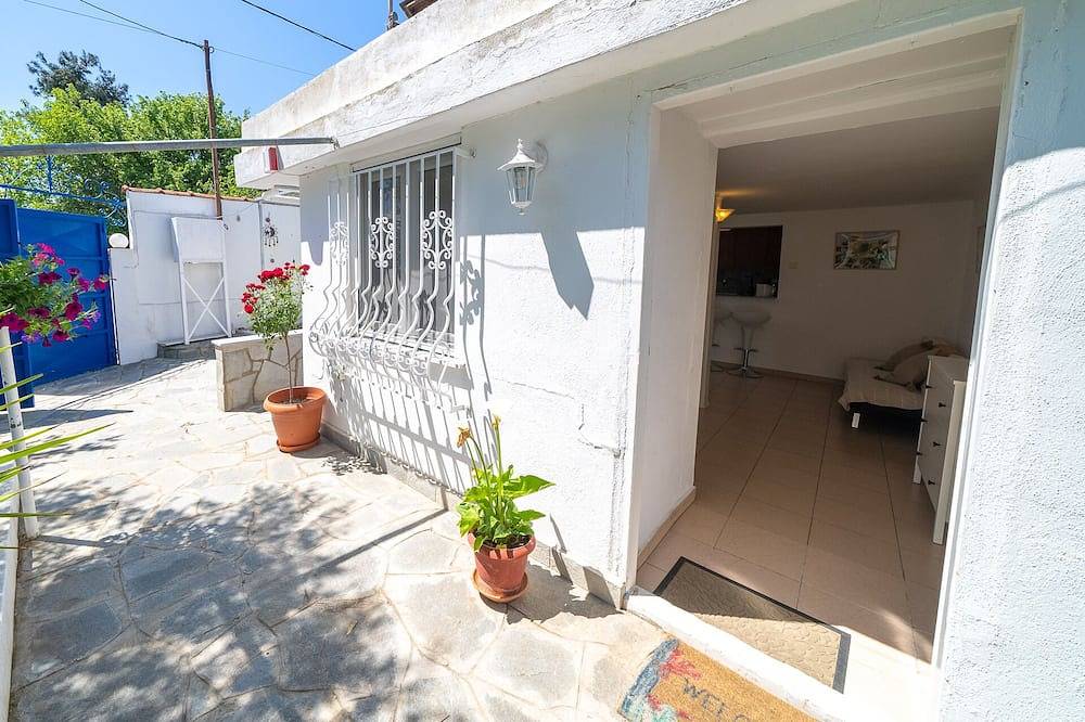 Little Villa with lovely view in Agia Triada, Thessaloniki region