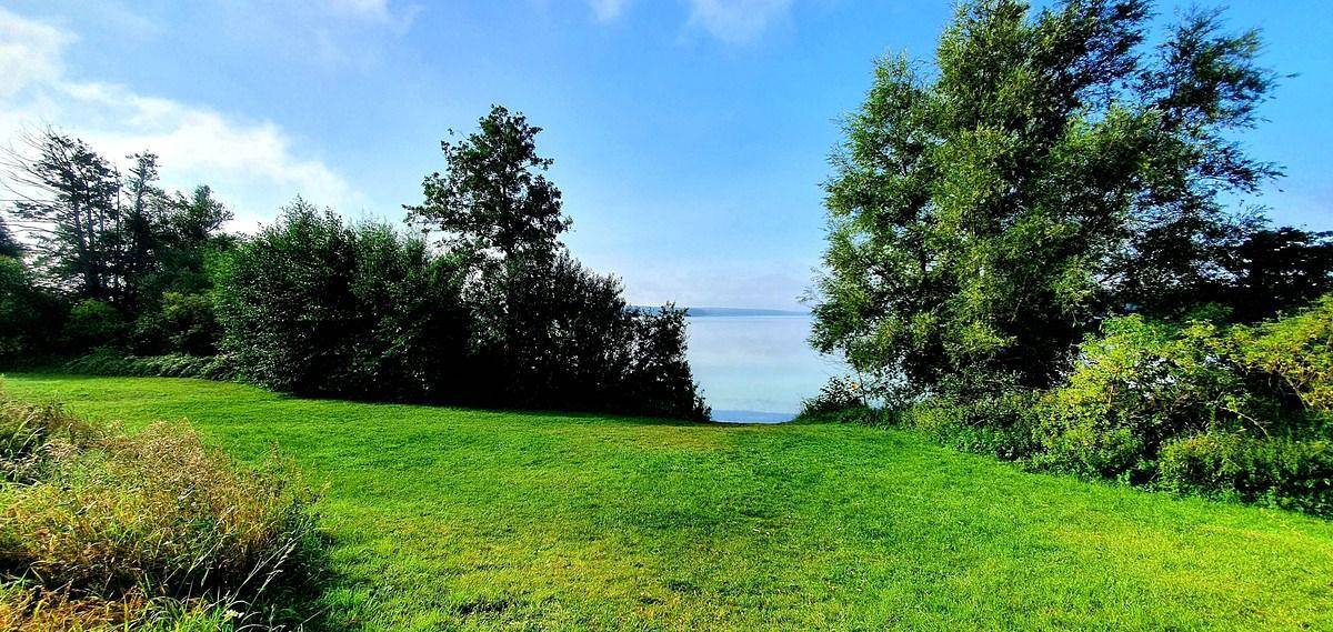 Ganze Wohnung, Moderne Ferienwohnung am Plauer See mit Balkon, Seeblick und Kamin in Alt Schwerin, Plauer See
