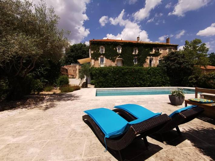 Location de vacances pour 2 personnes, avec terrasse et piscine ainsi que jardin et vue à Tourbes - 2