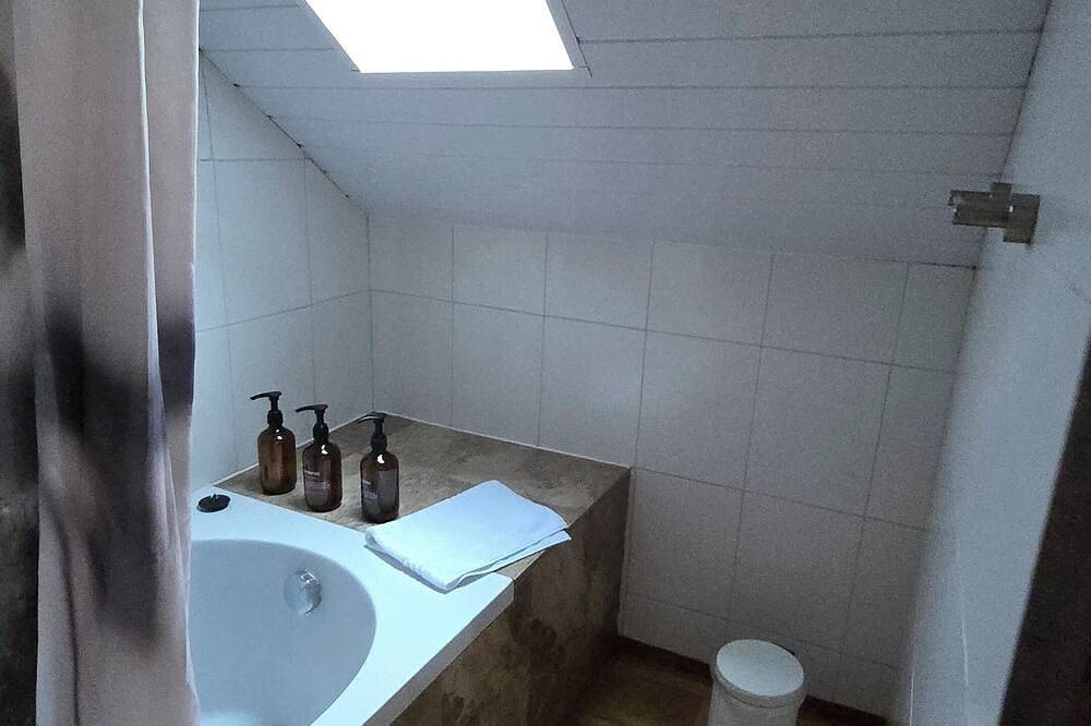 Ganze Wohnung, Cozy Studio for 3 with Roof terrace! in Zürich, Bezirk Zürich