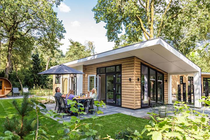 Vakantieappartement voor 4 personen, with terras and zwembad as well as sauna and tuin, met huisdier in Barneveld Gemeente