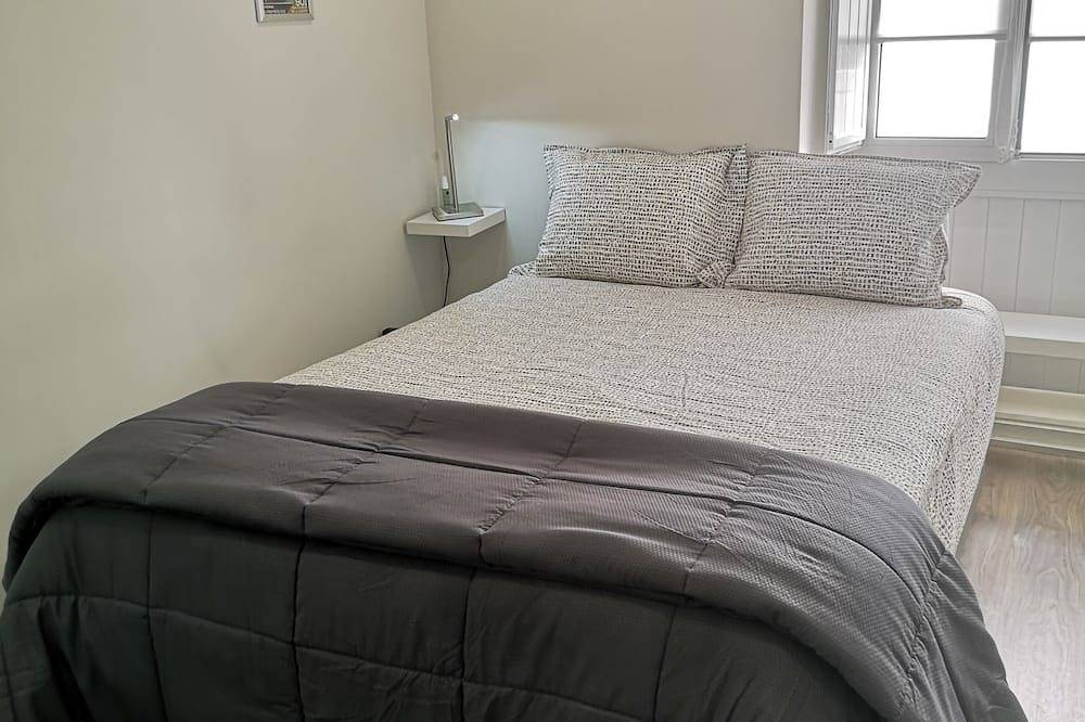 Ganze Wohnung, Sesimbra/80 meters beach/Small price/4 vacationers/dog accepted. in Praia da Califórnia, Sesimbra