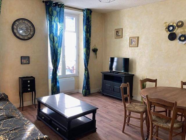 Gîte pour 4 personnes, avec vue à Villebois-Lavalette