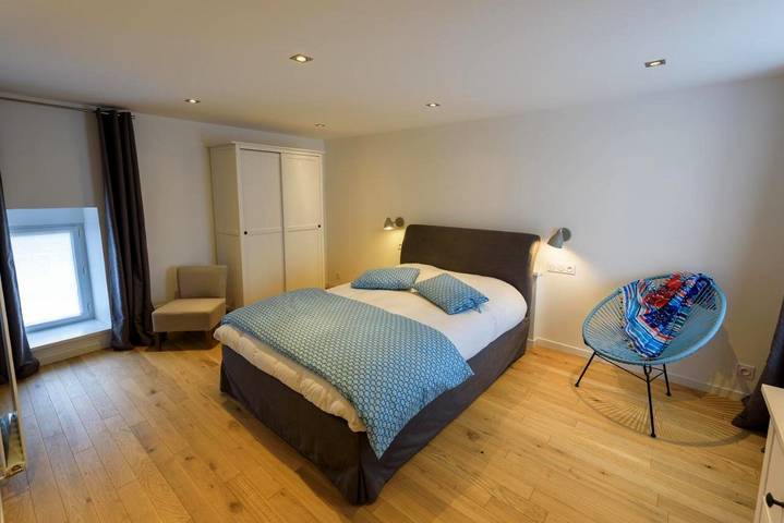 Location de vacances pour 8 personnes, avec vue ainsi que piscine et jardin, animaux acceptés à Plouguin - 4