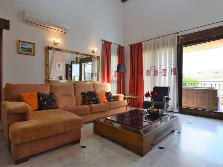 Casa rural para 6 personas, con Balcón y Terraza además de Jardín y Piscina en Jacarilla - 2